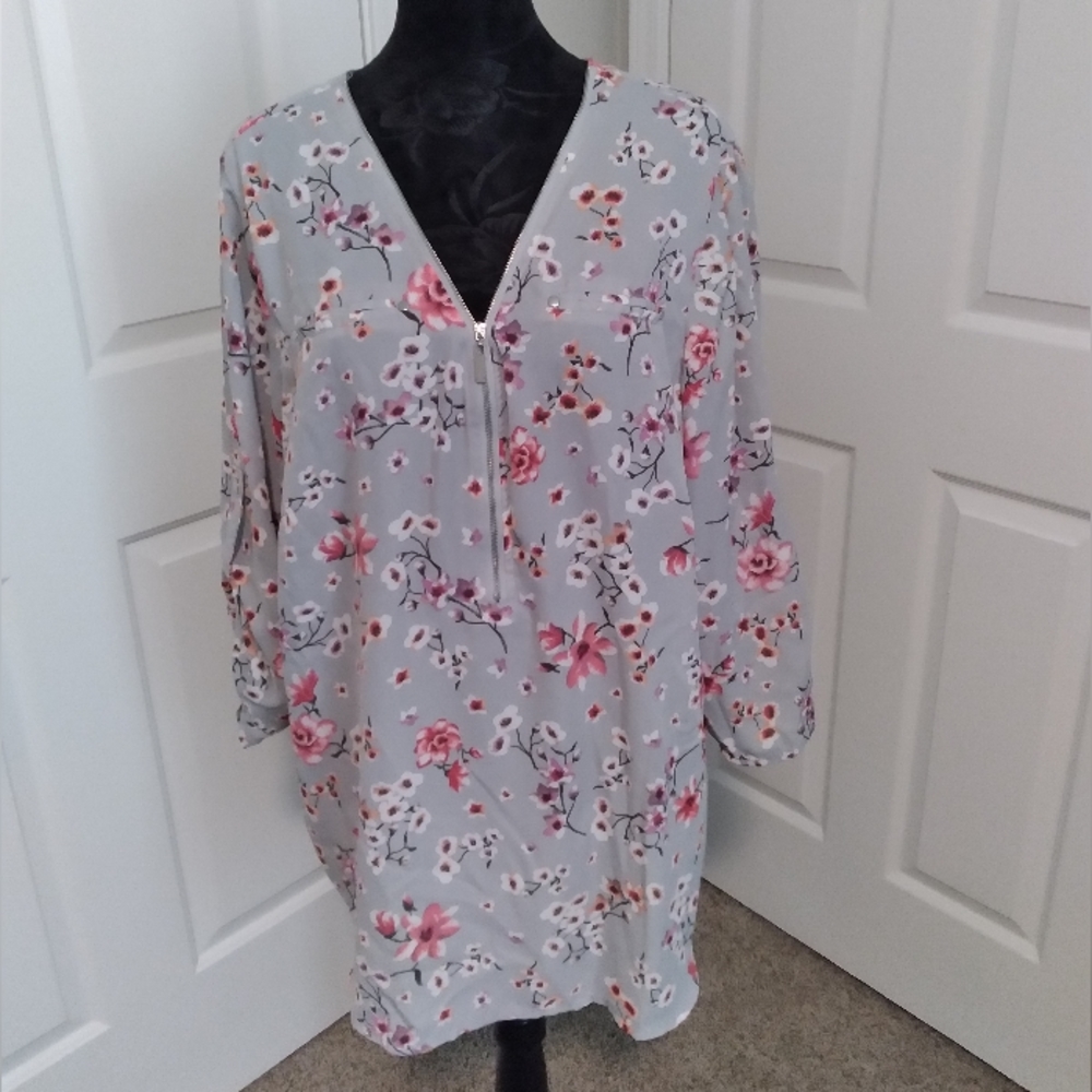 Woman’s Plus 2X Louise Paris Blue Floral Shirt